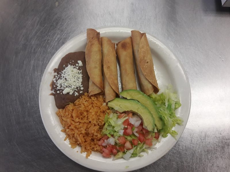 Taquería Alma food